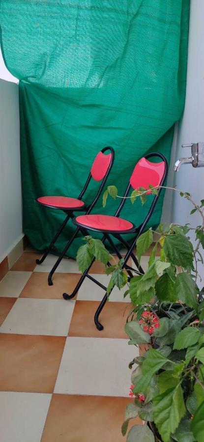 Untrained & Unplanned Apartment Jabalpur Exterior foto