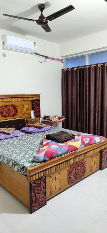Untrained & Unplanned Apartment Jabalpur Exterior foto